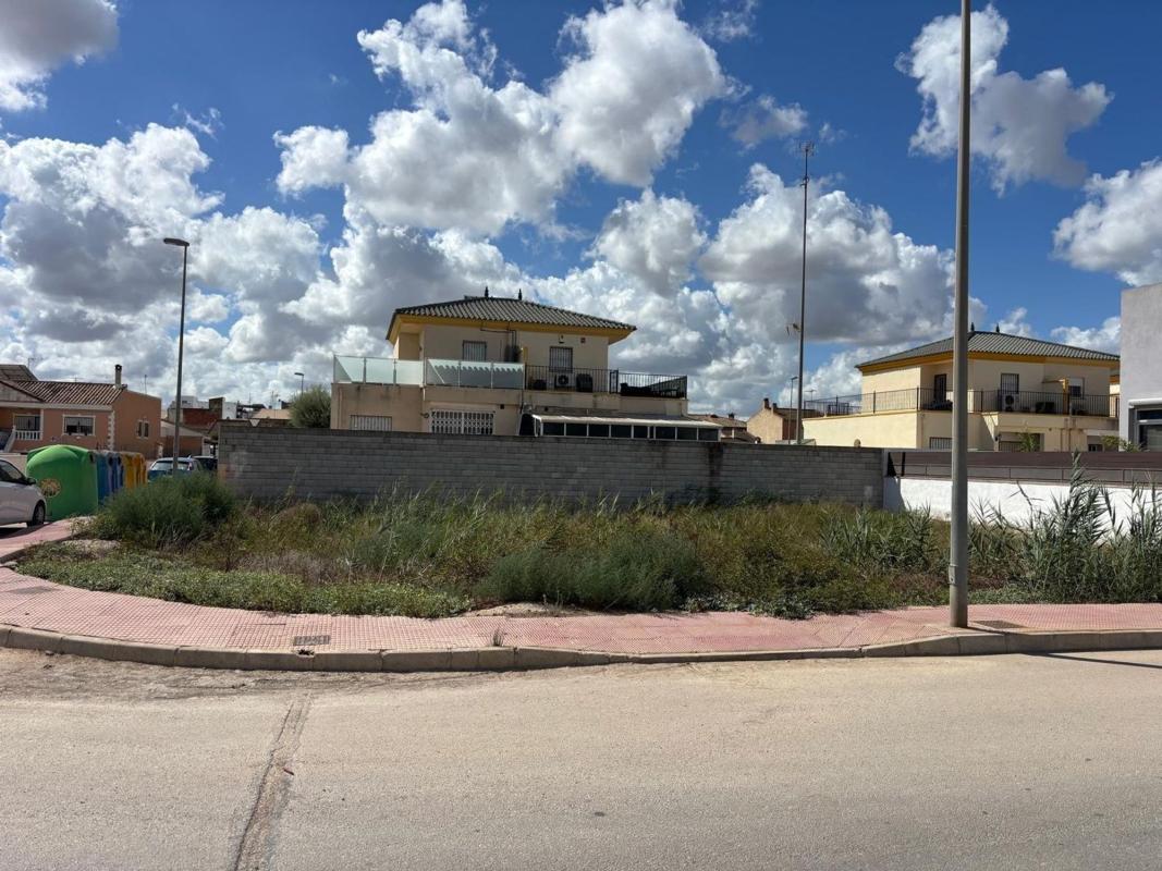 Terreno en venta en Daya Nueva, Alicante photo 2