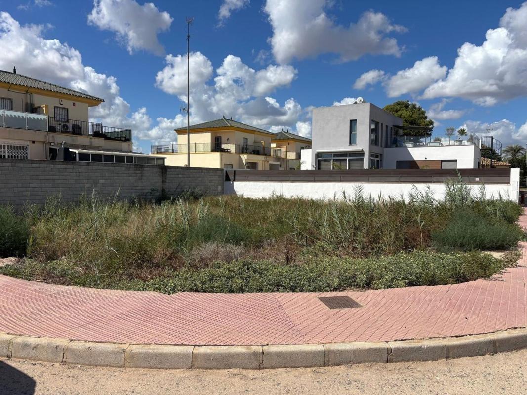 Terreno en venta en Daya Nueva, Alicante photo 3