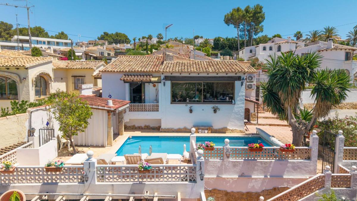 Properties for sale and rent in Spain photo 2