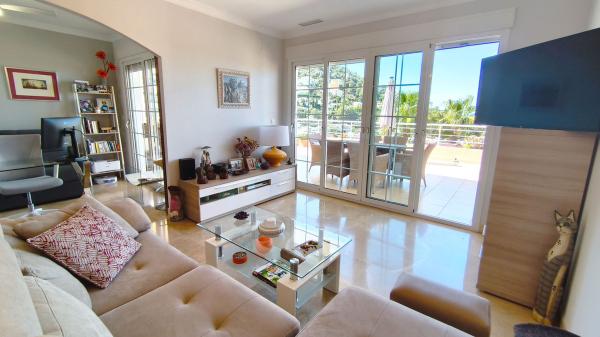 Продажа квартиры на Piso en Avenida de la Marina Alta, 56 D, La Sella, Pedreguer, Педрегер
thumbnail 2