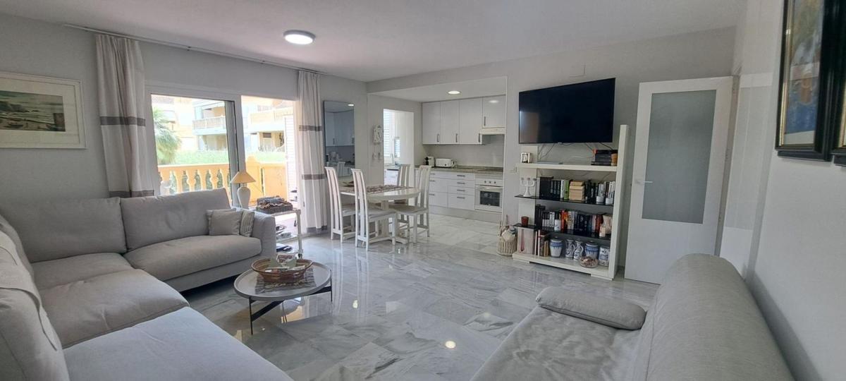 Sale of apartment in Piso en Carretera de les Marines a Dénia, Les Bovetes-La Felicidad, Denia, Denia
photo 3