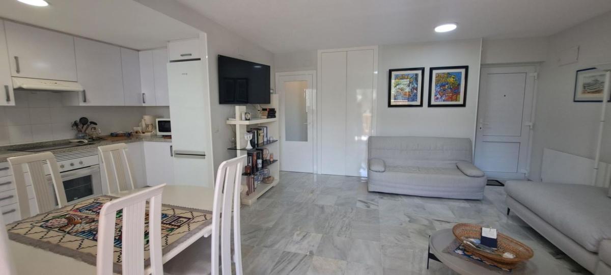 Sale of apartment in Piso en Carretera de les Marines a Dénia, Les Bovetes-La Felicidad, Denia, Denia
photo 4