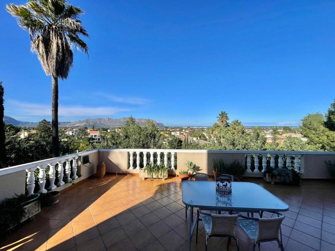 Properties for sale and rent in Spain photo 1