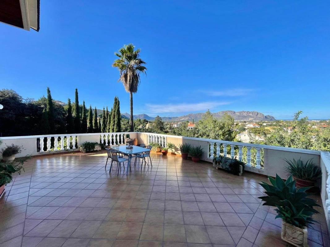 Properties for sale and rent in Spain photo 5