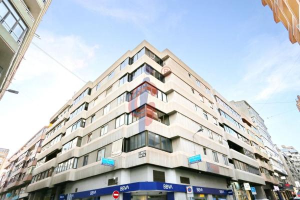 Venta de piso en Piso en Calle General O'Donnell, 11, Ensanche-Diputación, Alicante / Alacant, Alicante / Alacant
photo 1