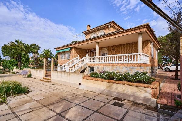 Casa o chalet independiente en Calle de la Baiona Alta s/n, Villamontes-Boqueres, San Vicente del Raspeig thumbnail 2