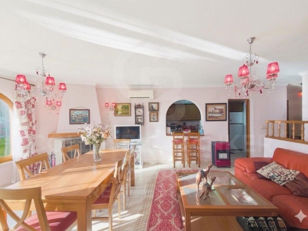 Properties for sale and rent in Spain photo 2