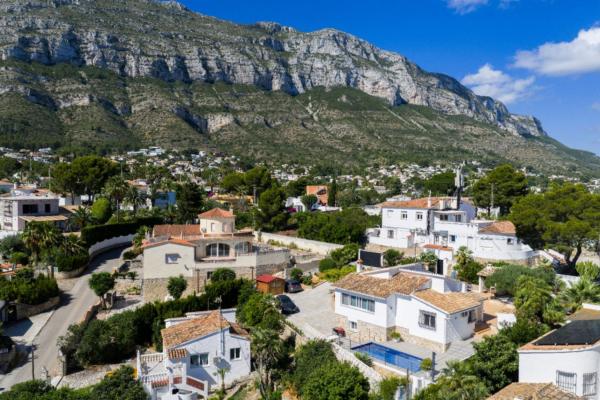 Chalet wolnostojący na sprzedaż w  Casa o chalet en El Montgó, Denia, Dénia photo 1