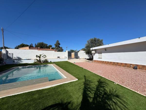 Casa o chalet independiente en Los Girasoles, San Vicente del Raspeig thumbnail 2
