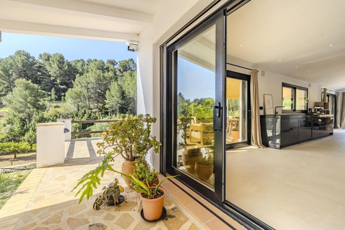Properties for sale and rent in Spain photo 1