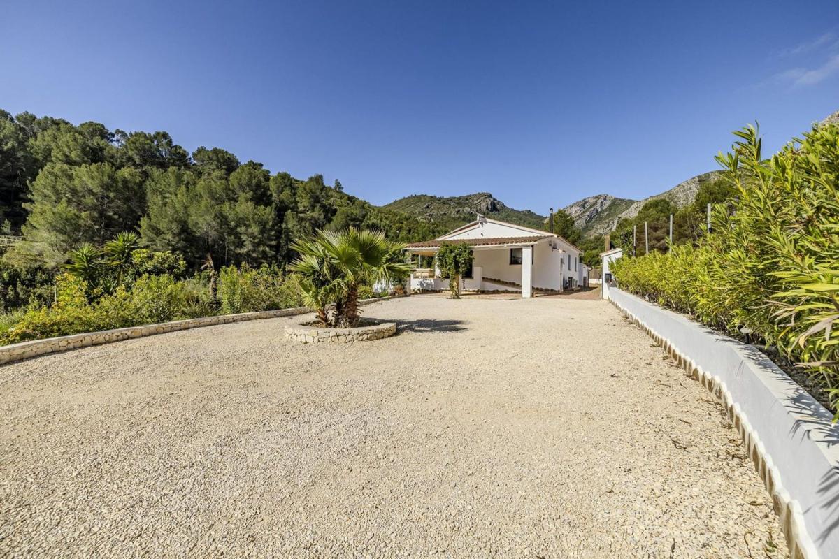 Properties for sale and rent in Spain photo 2