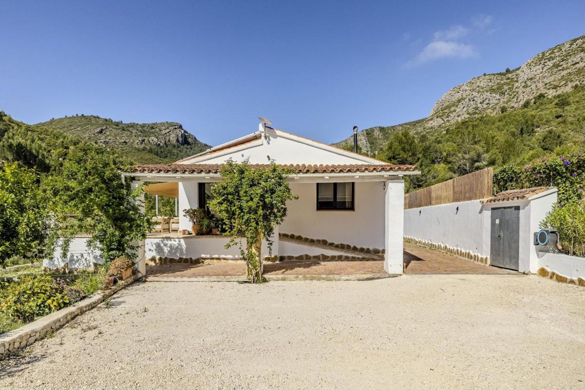 Properties for sale and rent in Spain photo 5