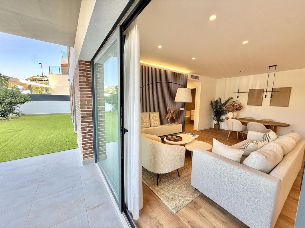 Venta de piso en Piso en Avenida Músico Maestro Antonio Climent, Nou Nazaret - Frank Espinós, San Juan de Alicante, San Juan de Alicante
photo 2