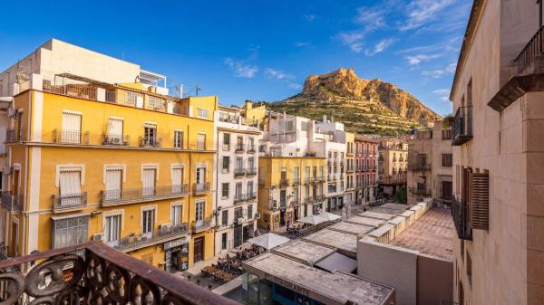 Venta de piso en Piso en Calle Llauradors, Casco Histórico-Santa Cruz, Alicante / Alacant, Alicante / Alacant
thumbnail 3