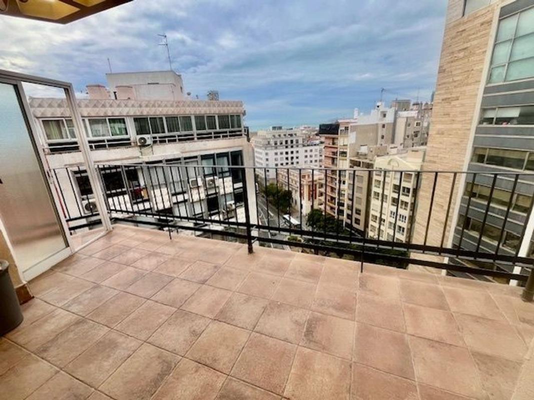 Penthouse sale in Ático en Calle Zaragoza, Casco Histórico-Santa Cruz, Alicante / Alacant, Alicante photo 4