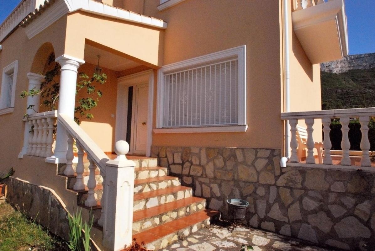 Properties for sale and rent in Spain photo 2