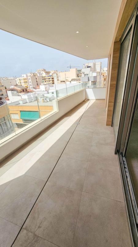 Sprzedaż poddasza w  Ático en Calle Patricio Zammit, Las Piscinas Naturales, Torrevieja, Torrevieja photo 5