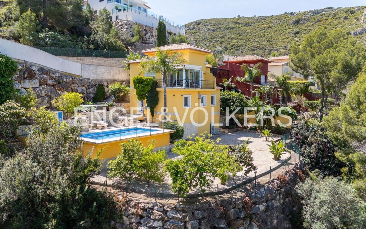 Properties for sale and rent in Spain photo 3