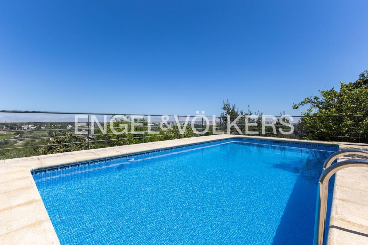 Properties for sale and rent in Spain photo 5