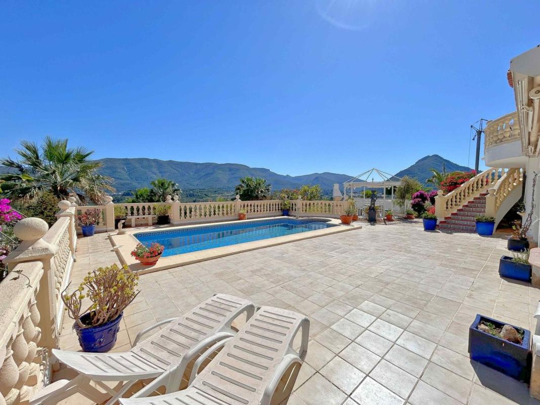Properties for sale and rent in Spain photo 4