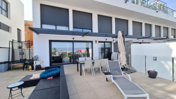 Sale of flat in Piso en Calle Callosa, Urbanizaciones, Guardamar del Segura, Guardamar del Segura
thumbnail 2