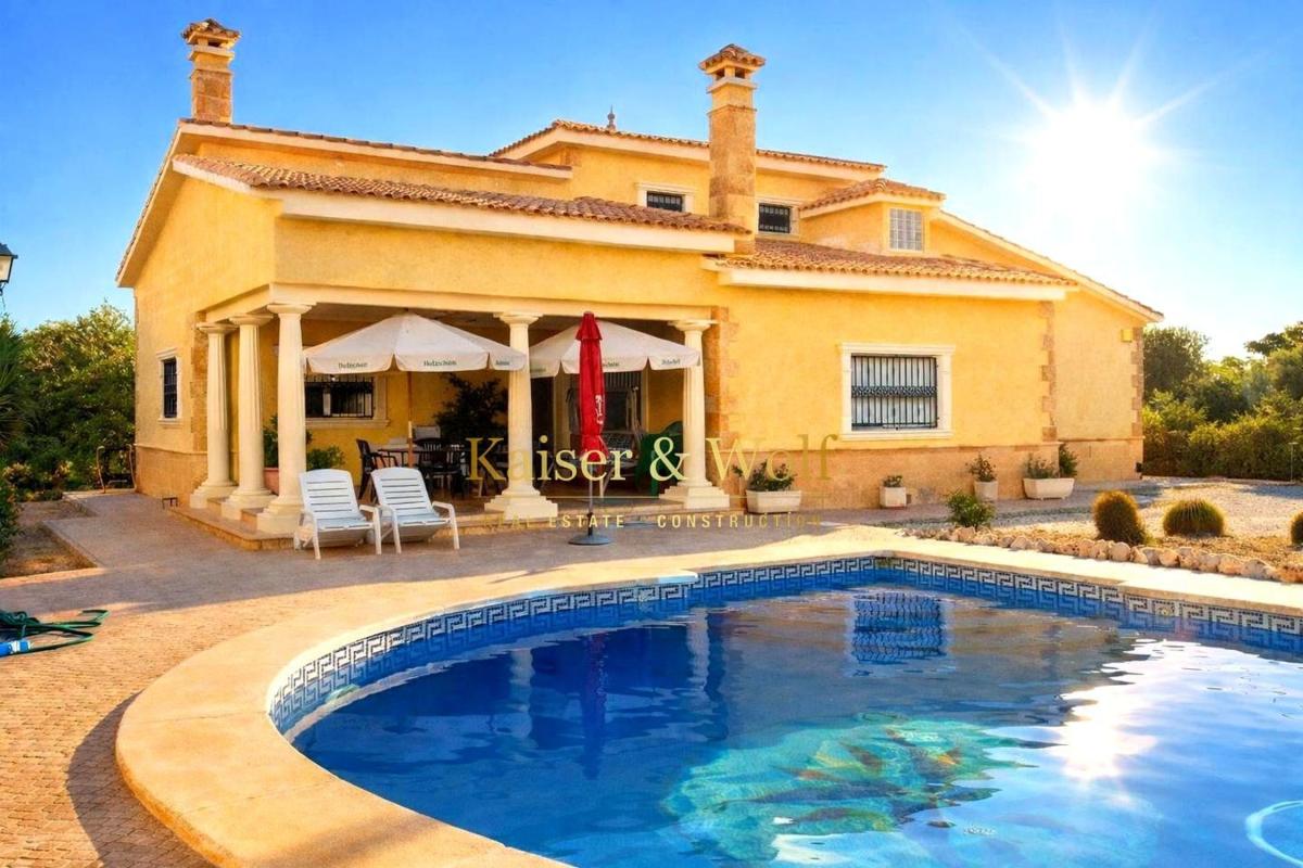 Недвижимость на продажу и в аренду в Испании photo 1