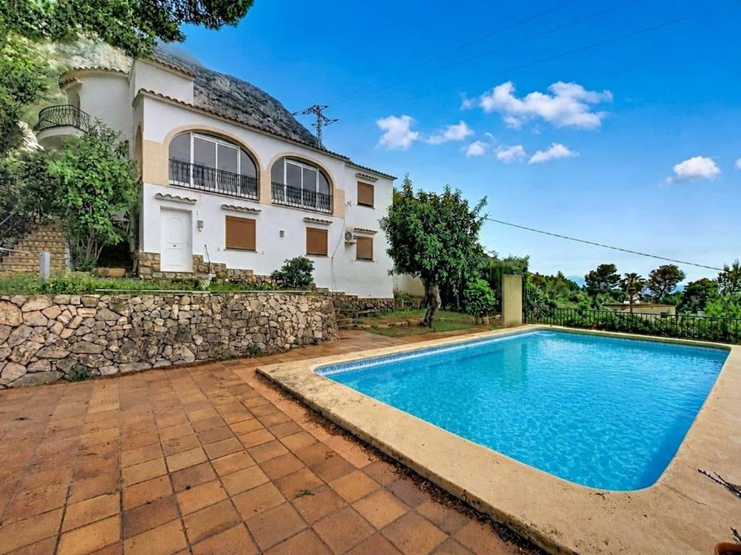 Properties for sale and rent in Spain photo 1