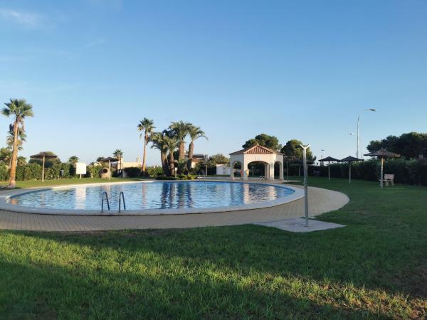 Chalet adosado en Avenida Escandinavia, Gran Vista-Olivo de Oro, Gran Alacant photo 4