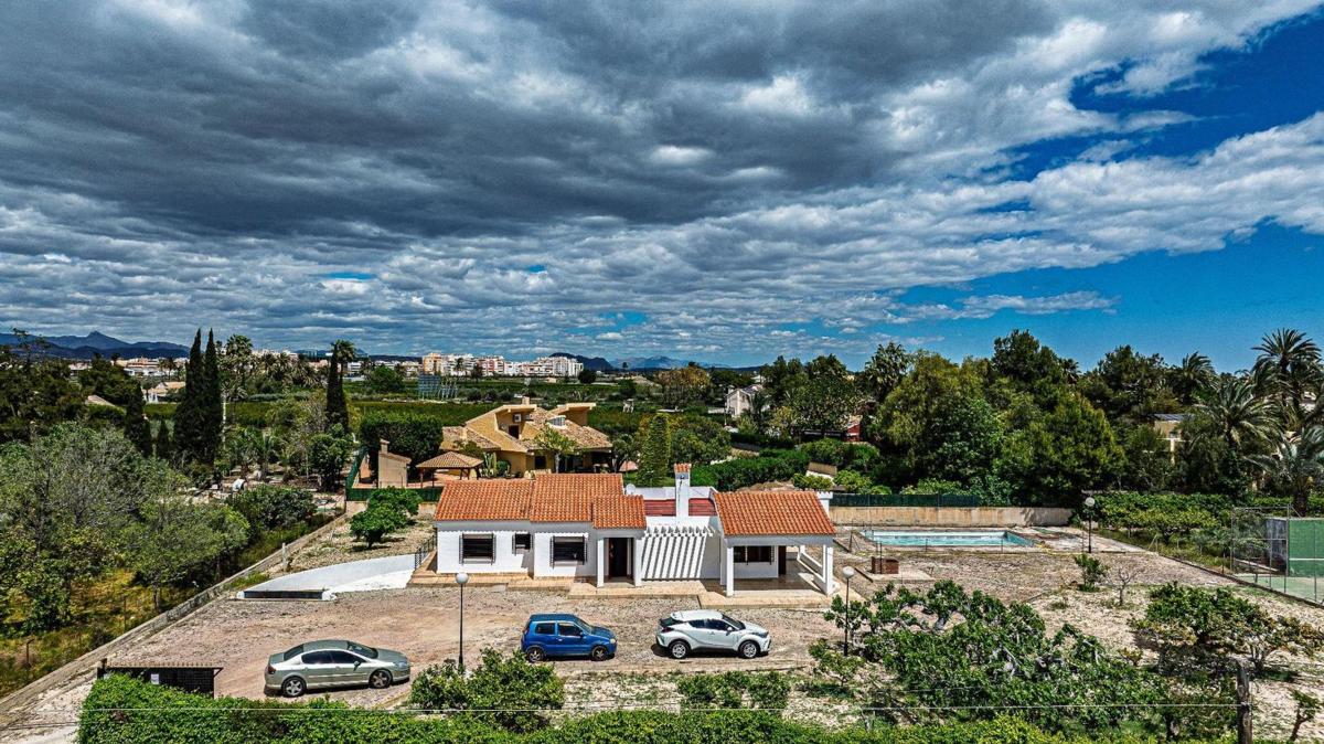 Propiedades en venta y alquiler en España photo 1
