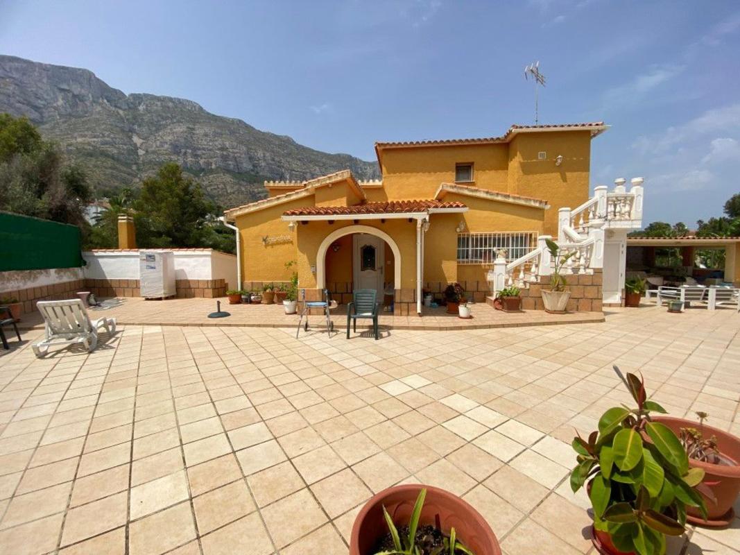 Sprzedaż niezależnego domku jednorodzinnego w Casa o chalet en El Montgó, Denia, Dénia photo 1