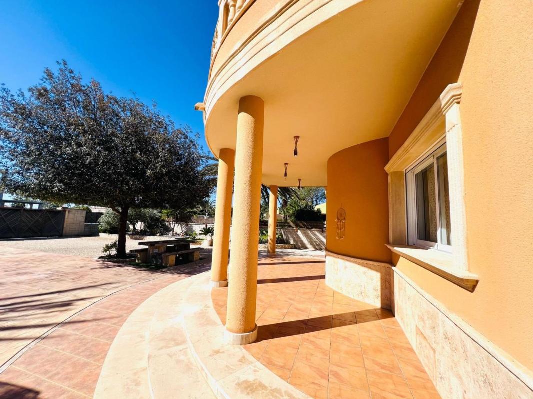 Propiedades en venta y alquiler en España photo 5