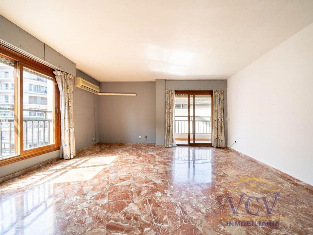 Продажа квартиры на Piso en Avenida Maisonnave, Ensanche-Diputación, Alicante / Alacant, Аликанте / Алакант
photo 3