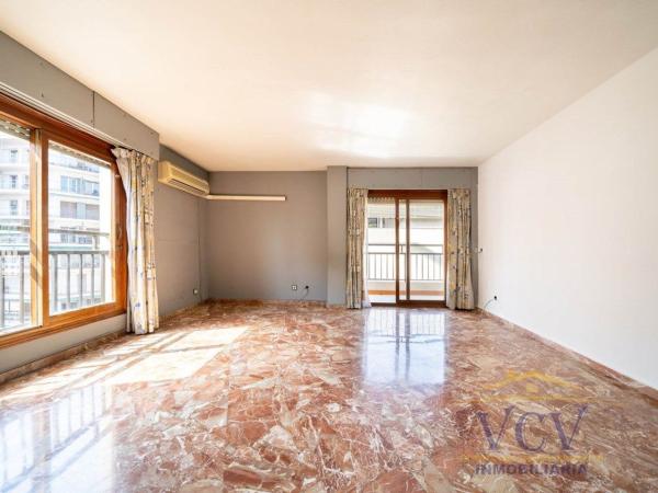Sale of flat in Piso en Avenida Maisonnave, Ensanche-Diputación, Alicante / Alacant, Alicante
thumbnail 3