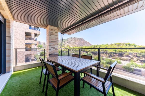 Sale of flat in Piso en Padre Arrupe, 16, Vistahermosa, Alicante / Alacant, Alicante
thumbnail 2