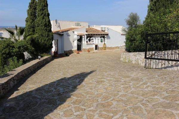 Частный шале на продаже в  Casa o chalet en Pego, Пего photo 1