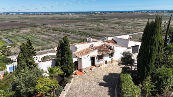 Частный шале на продаже в  Casa o chalet en Pego, Пего photo 3