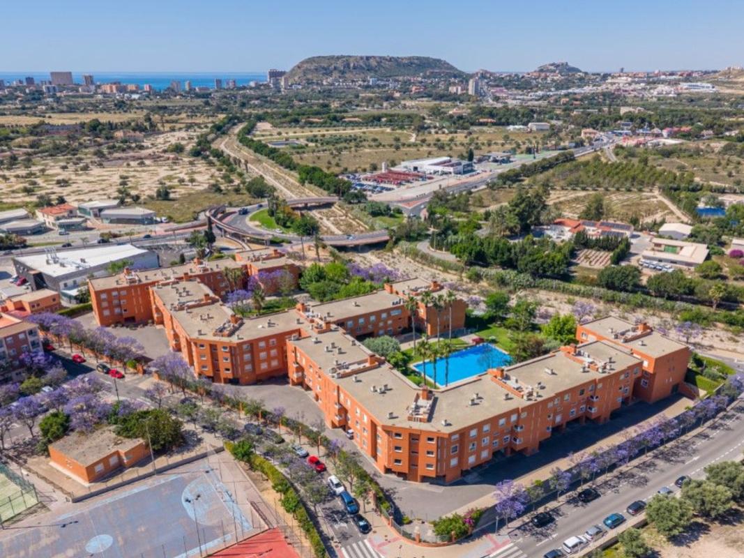 Venta de piso en Piso en Calle Vicente Rocamora Onteniente, 1, Santa Faz, Alicante / Alacant, Alicante / Alacant
photo 2