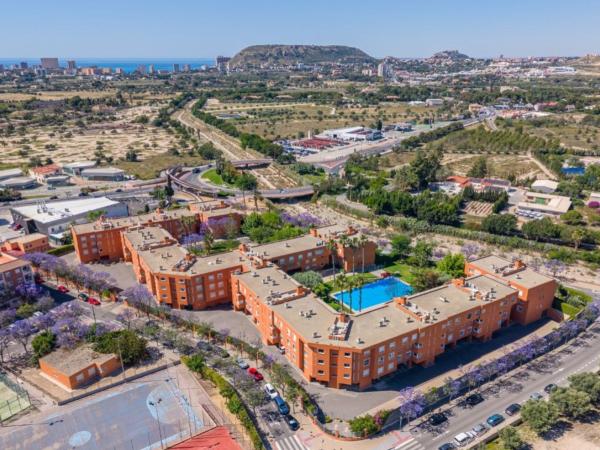 Sale of flat in Piso en Calle Vicente Rocamora Onteniente, 1, Santa Faz, Alicante / Alacant, Alicante
thumbnail 2