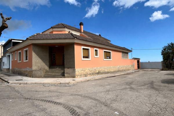 Chalet adosado en Avenida de Fontilles, 45, Pego photo 1