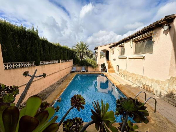 Casa o chalet independiente en Cala Advocat - Baladrar, Benissa photo 1