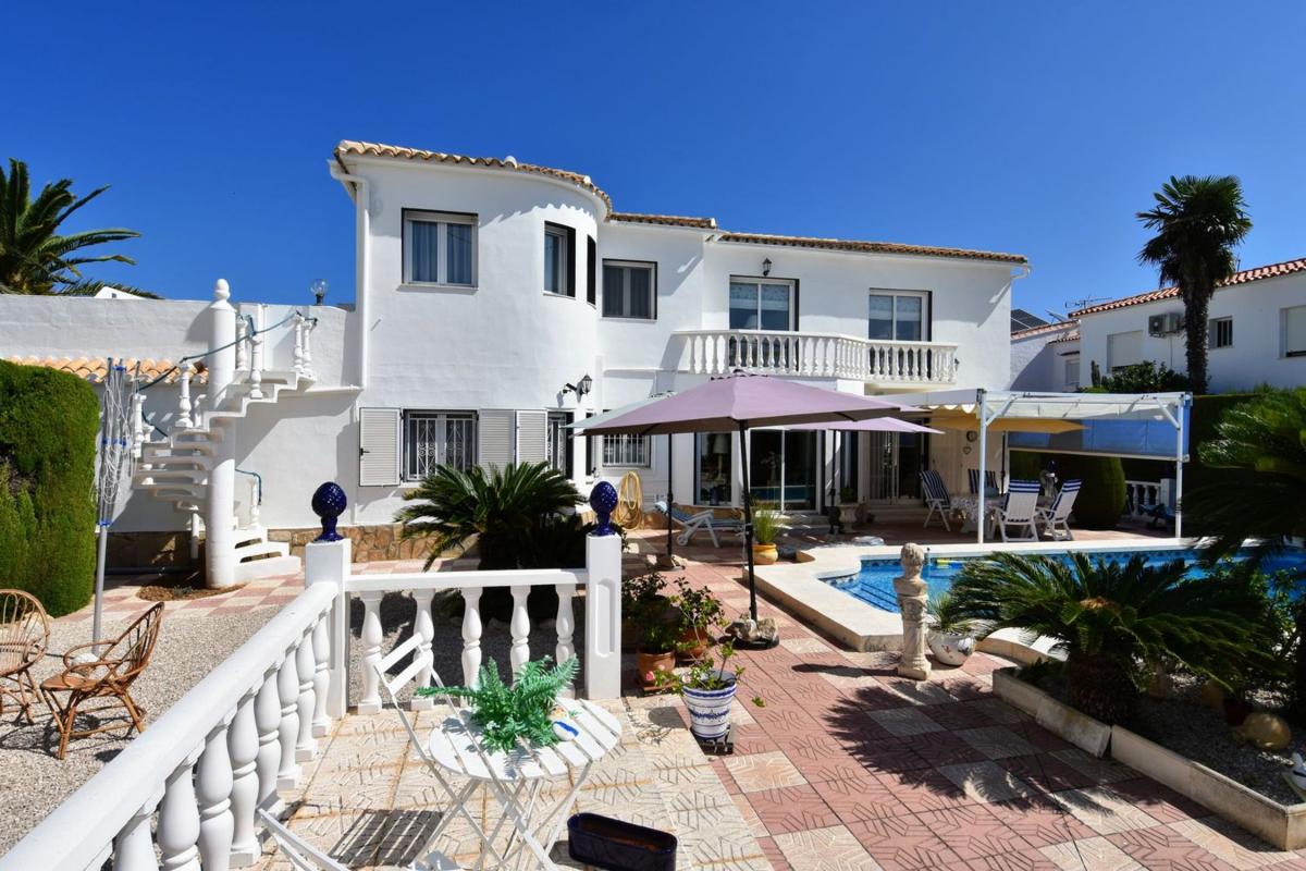 Properties for sale and rent in Spain photo 4