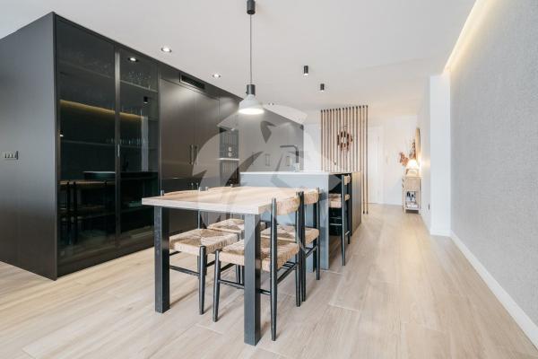 Venta de piso en Piso en Avenida Maisonnave, Ensanche-Diputación, Alicante / Alacant, Alicante / Alacant
 photo 1