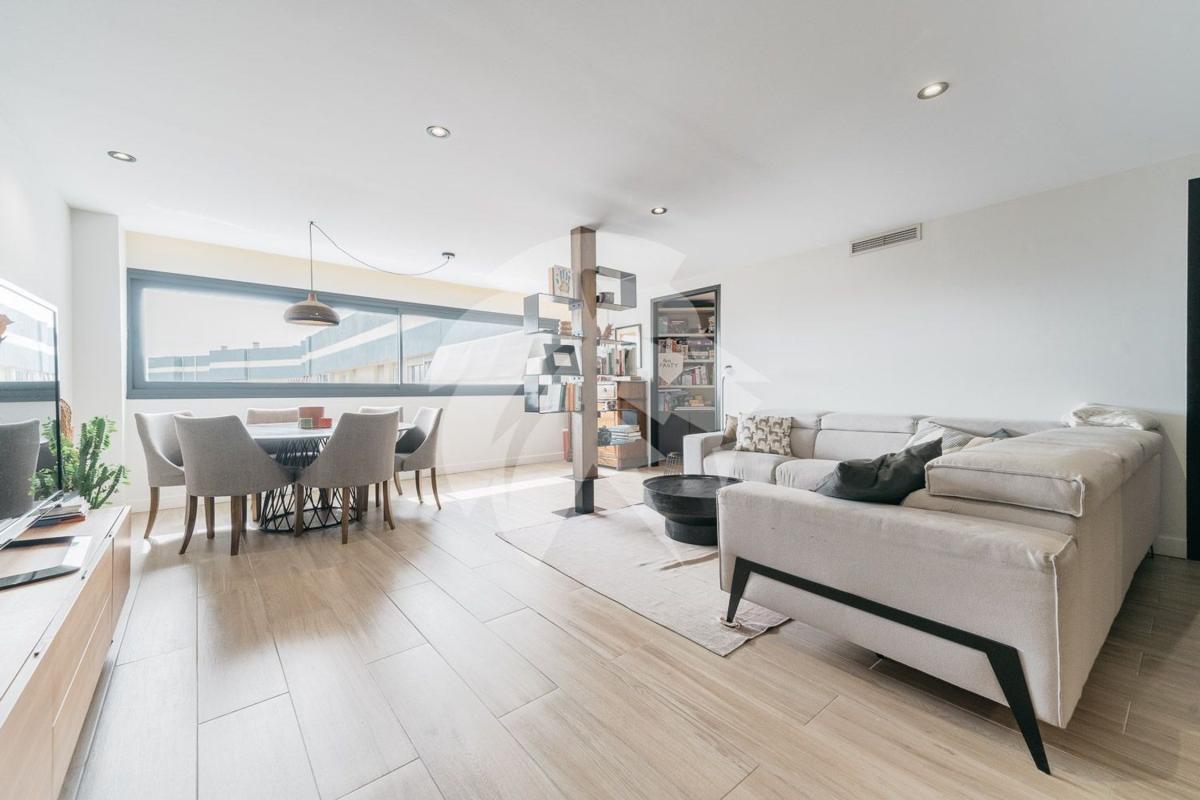 Venta de piso en Piso en Avenida Maisonnave, Ensanche-Diputación, Alicante / Alacant, Alicante / Alacant
 photo 2