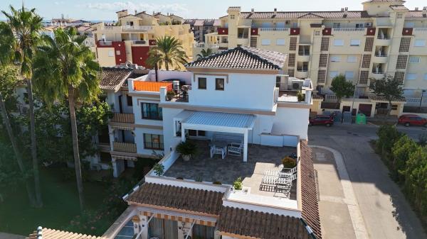 Аттик на продажу в Ático en Les Bovetes-La Felicidad, Denia, Дения photo 1