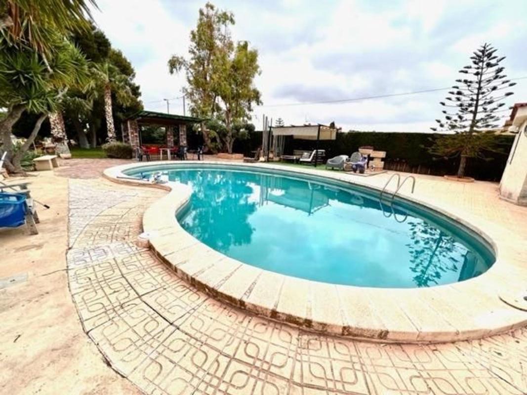 Properties for sale and rent in Spain photo 5