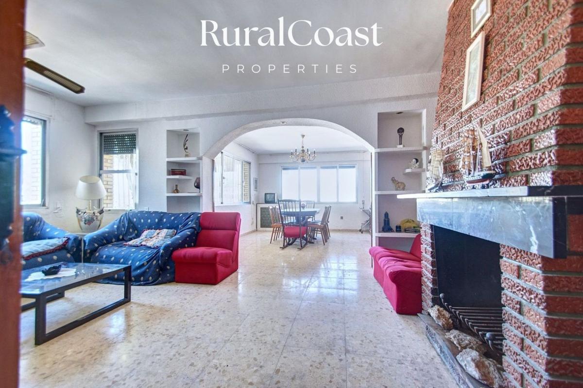 Properties for sale and rent in Spain photo 3