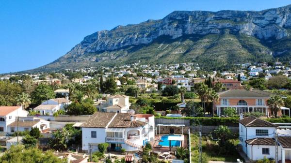 Casa o chalet independiente en Calle Esparraguera, El Montgó, Denia thumbnail 2