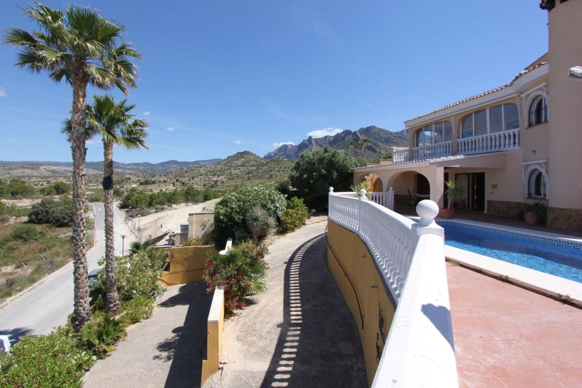 Properties for sale and rent in Spain photo 5