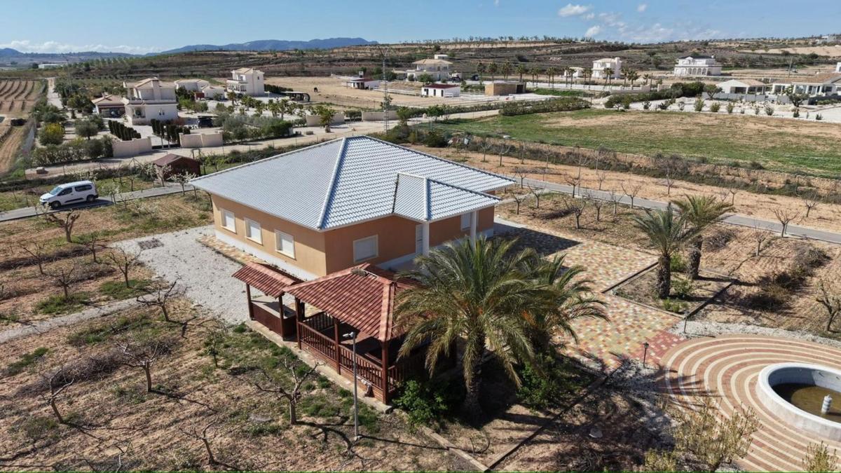 Sale of independent chalet in Casa o chalet en Pinoso, Pinoso
photo 1