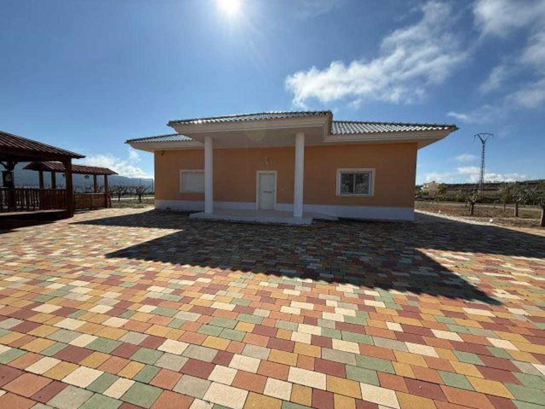 Sale of independent chalet in Casa o chalet en Pinoso, Pinoso
photo 3